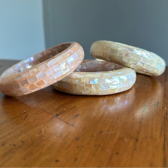 Softest Pink Mosaic Shell Bracelet - Picture 4 of 8